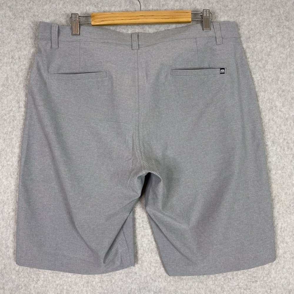 Travis Mathew Shorts Mens 36 Golf Grey Striped Performance Chino - Picture 5 of 7